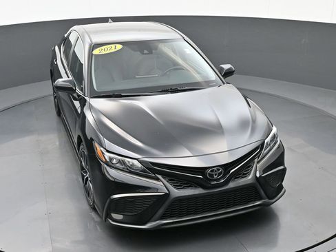 Used 2021 Toyota Camry SE image 36
