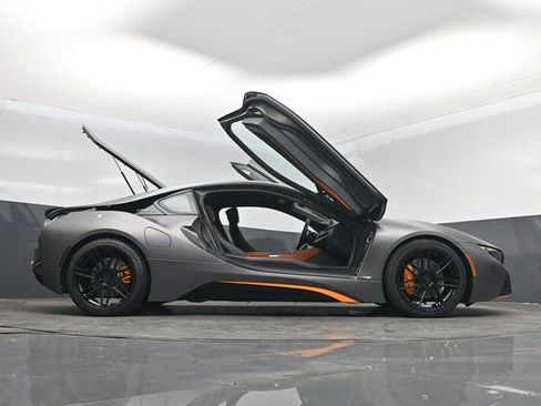 Used 2019 BMW i8 Coupe AWD/4WD image 7