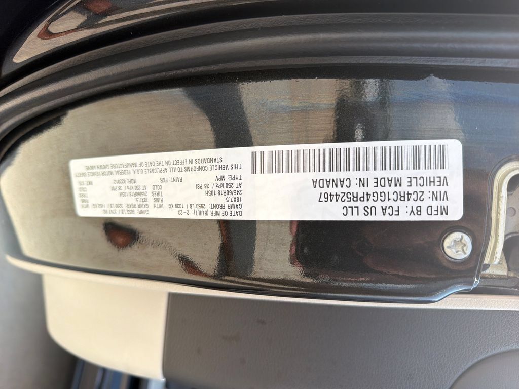 Used 2023 Chrysler Pacifica Limited FWD image 30