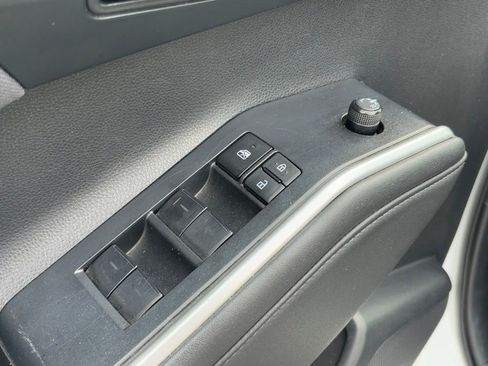 Used 2023 Toyota Highlander LE image 30