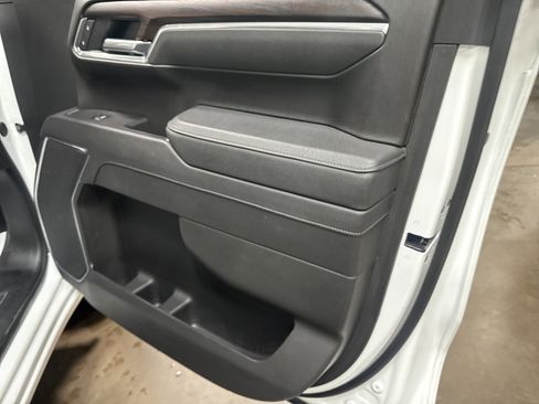 Used 2025 GMC Sierra 1500 SLT AWD/4WD image 42