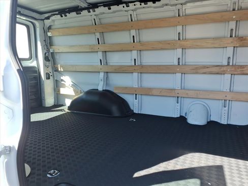 Used 2024 GMC Savana 2500 w/ Driver Convenience Package image 12