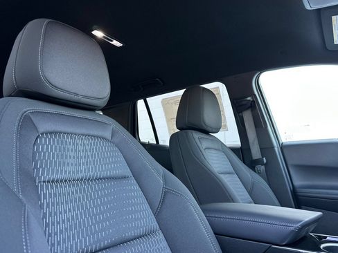 New 2026 Chevrolet Equinox LT w/ Safety and Technology Package FWD image 17