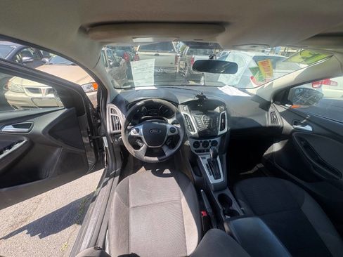 Used 2013 Ford Focus SE FWD image 9