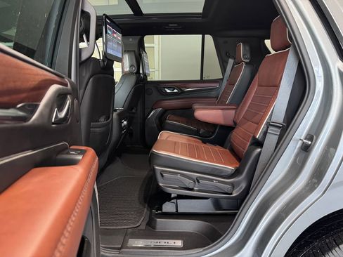 Certified 2023 GMC Yukon Denali Ultimate image 12