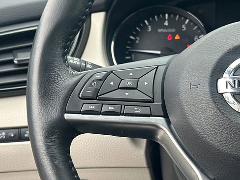 Used 2019 Nissan Rogue Sport SL w/ Premium Package FWD image 24