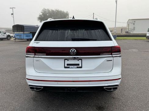 Used 2025 Volkswagen Atlas SEL Premium R-Line image 4