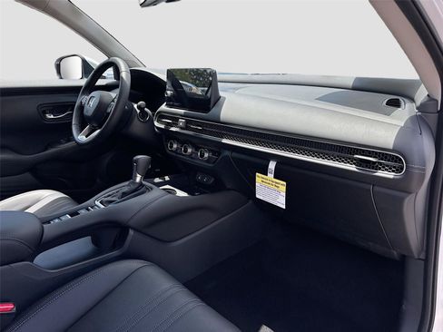 Certified 2026 Honda HR-V EX-L image 32