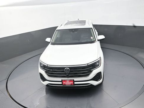 Used 2024 Volkswagen Atlas SEL Premium R-Line AWD/4WD image 33