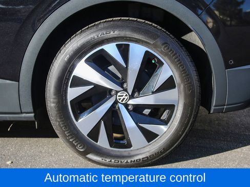 Used 2023 Volkswagen ID.4 2WD image 6