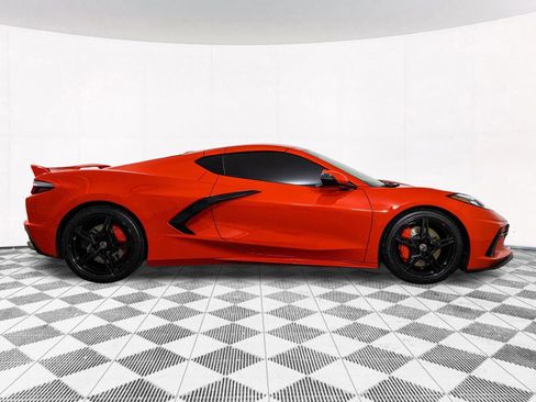 Used 2020 Chevrolet Corvette Stingray Premium Cpe w/ 3LT Preferred Equipment Group image 17