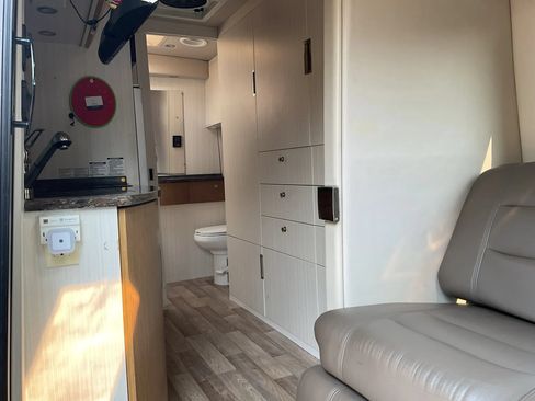 Used 2013 Mercedes-Benz Sprinter 3500 image 24