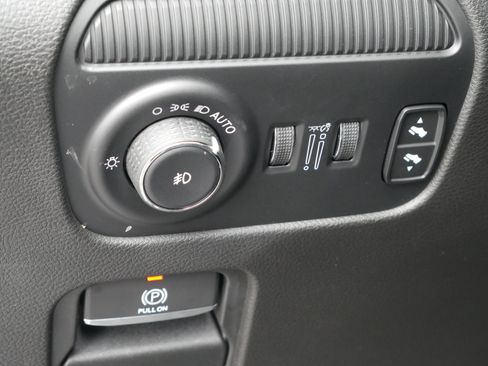 Used 2024 Jeep Wagoneer 4WD image 5