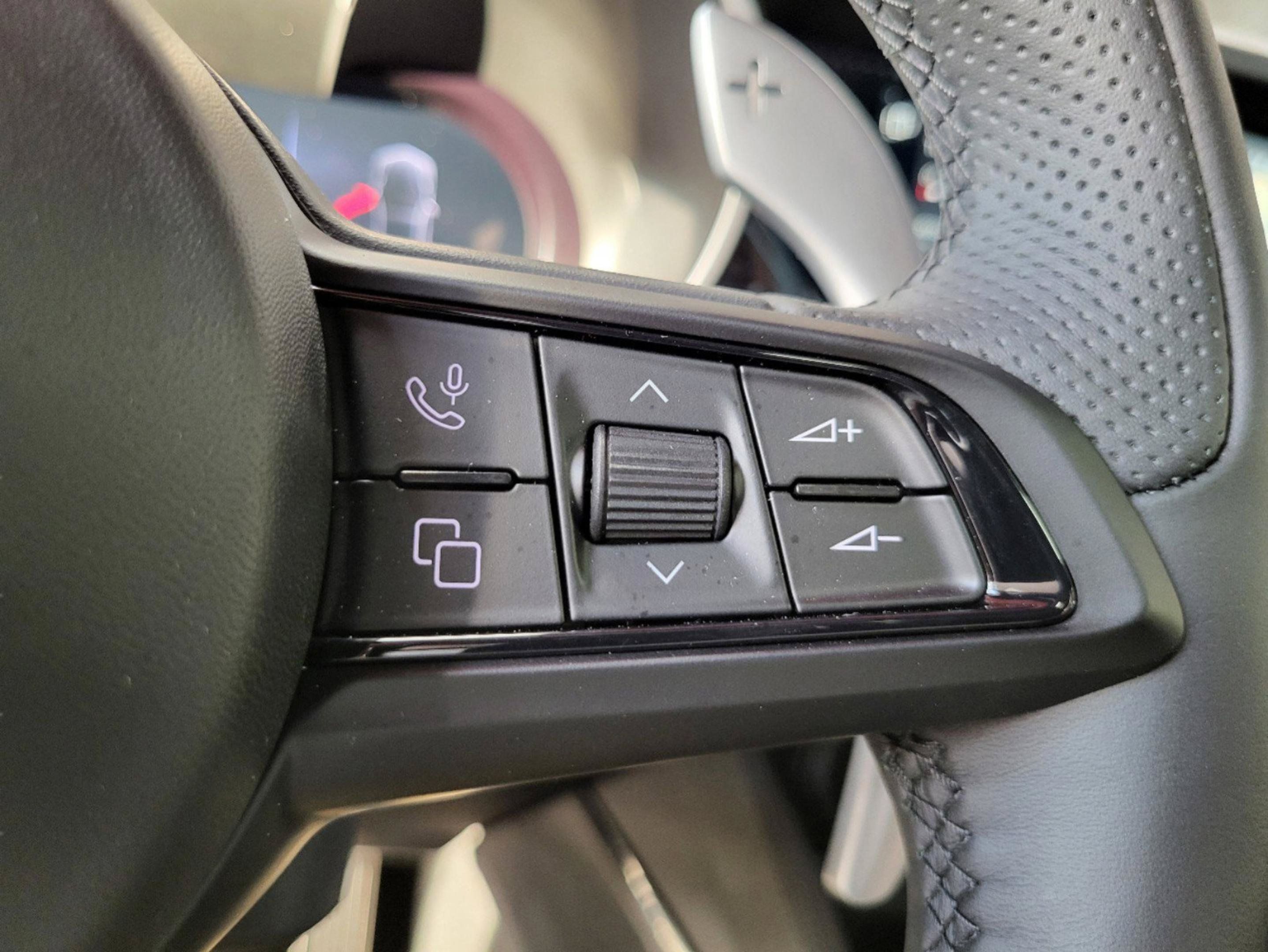 New 2025 Alfa Romeo Stelvio Sprint AWD/4WD image 95