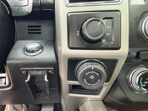Used 2016 Ford F150 Lariat w/ Equipment Group 502A Luxury AWD/4WD image 33
