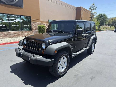 Used 2013 Jeep Wrangler Unlimited Sport image 4