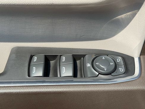 Used 2022 Chevrolet Silverado 1500 LT AWD/4WD image 19