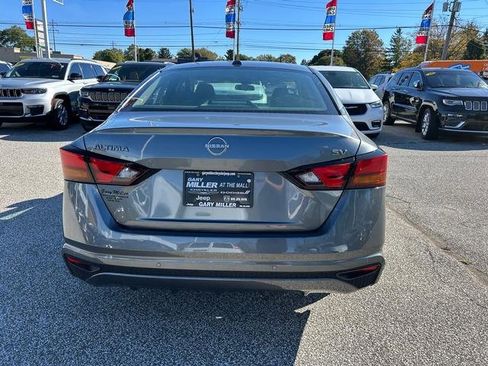 Used 2023 Nissan Altima 2.5 SV image 4