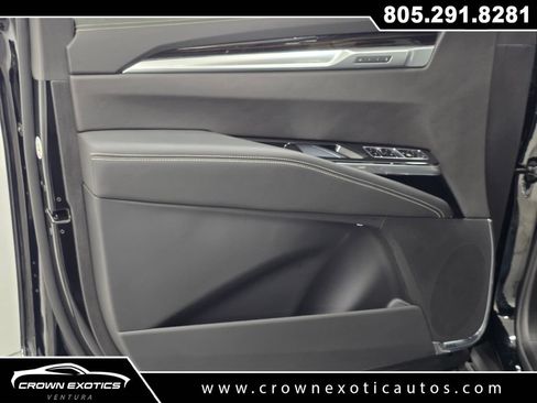 Used 2026 Cadillac Escalade Luxury AWD/4WD image 29