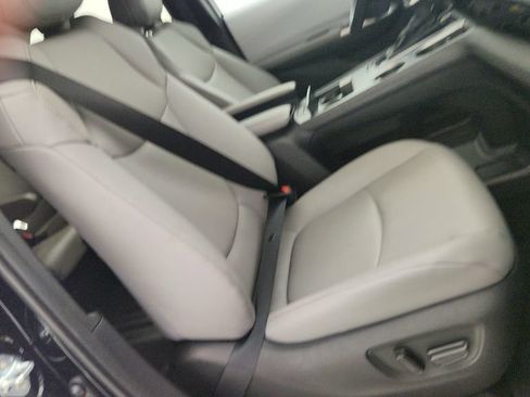 Used 2026 Toyota Sienna XLE FWD image 31