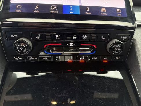 Used 2022 Jeep Grand Cherokee Trailhawk w/ Luxury Tech Group III AWD/4WD image 21
