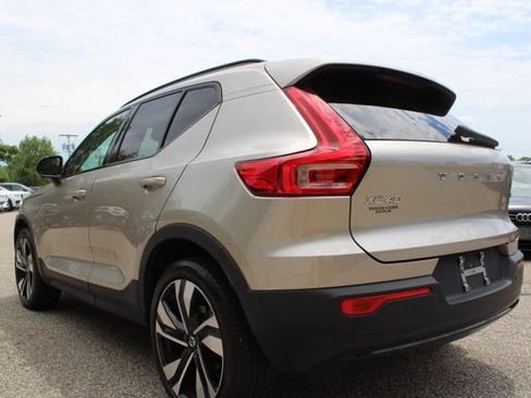 Certified 2023 Volvo XC40 B5 Ultimate w/ Climate Package AWD/4WD image 6