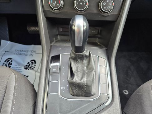Used 2019 Volkswagen Tiguan S FWD image 34