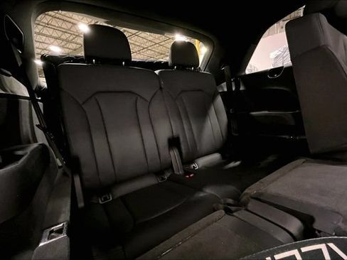 Used 2023 Audi Q7 3.0T Premium Plus w/ Premium Plus Package AWD/4WD image 17