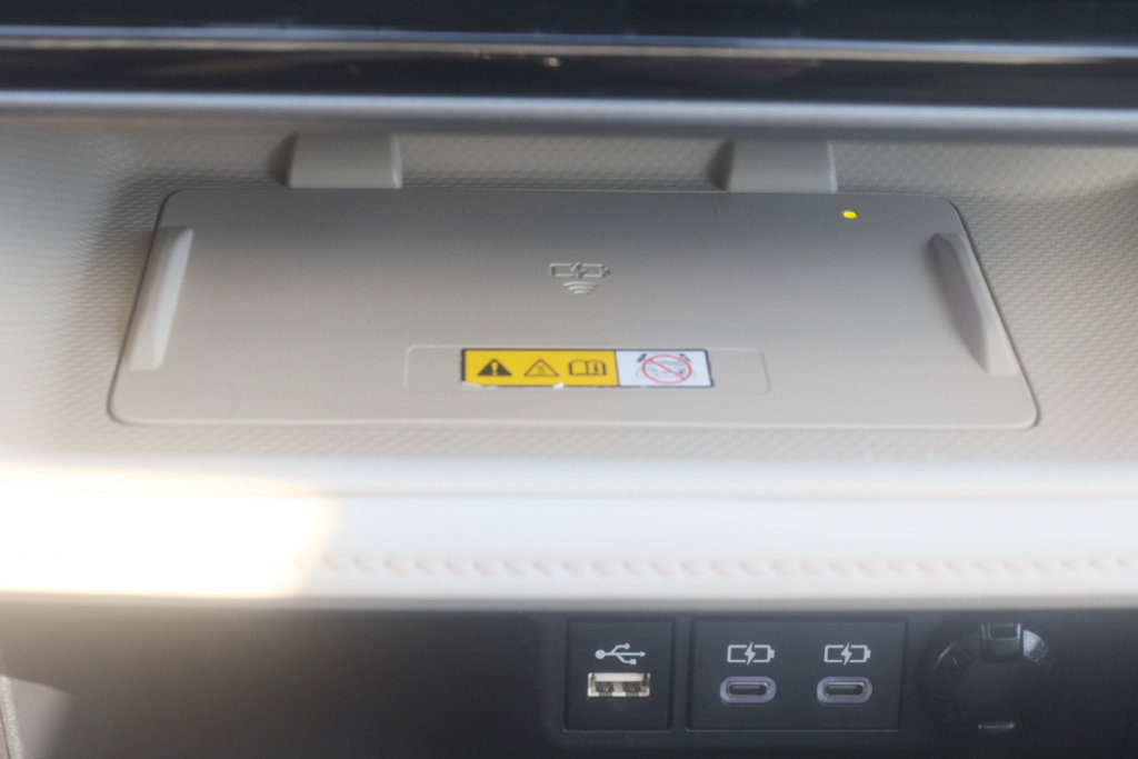 Used 2025 Toyota Highlander XLE AWD/4WD image 13
