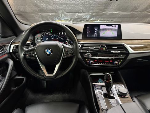 Used 2019 BMW 530i w/ Convenience Package RWD image 10