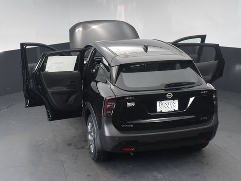 Used 2025 Nissan Kicks S AWD/4WD image 23