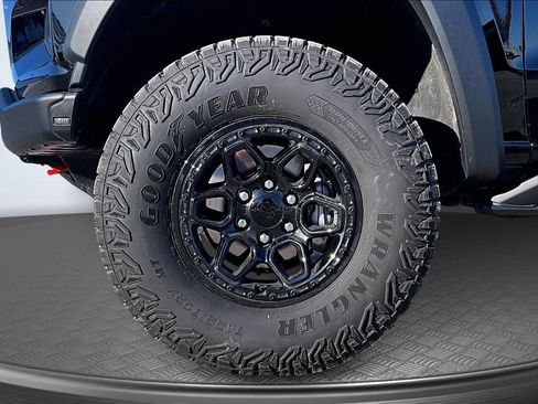 Used 2025 Chevrolet Colorado ZR2 w/ ZR2 Bison Edition image 10