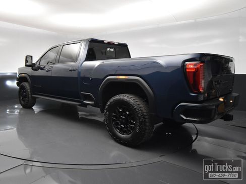 Used 2022 GMC Sierra 2500 AT4 w/ AT4 Premium Plus Package AWD/4WD image 5