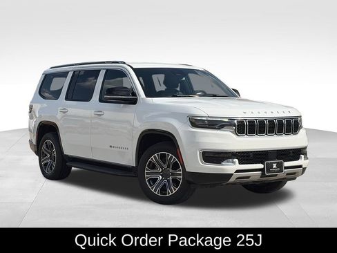 Used 2024 Jeep Wagoneer Series II w/ Flexible Seating Group RWD image 2