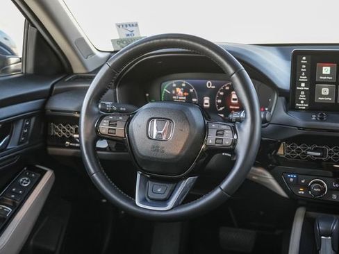 Used 2025 Honda Accord Touring image 17