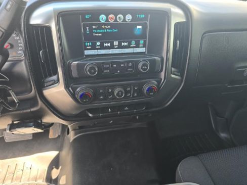 Used 2018 Chevrolet Silverado 1500 LT w/ All Star Edition AWD/4WD image 9