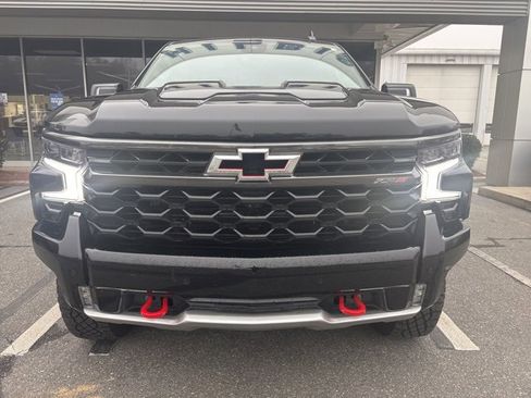 Used 2025 Chevrolet Silverado 1500 ZR2 w/ Technology Package image 2