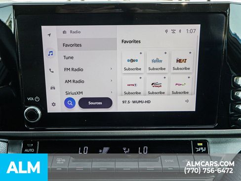 Used 2025 Toyota Camry SE image 40