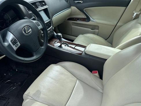 Used 2011 Lexus IS 250 w/ Premium Pkg Value Edition image 11