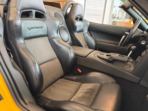 Used 2005 Dodge Viper SRT-10 RWD image 24