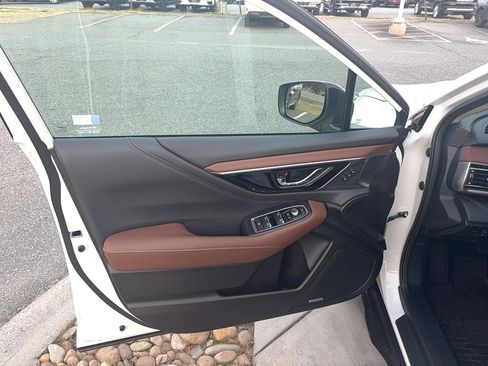 Used 2025 Subaru Outback Touring XT w/ Popular Package #2 image 11