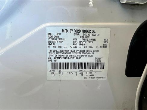 Used 2018 Ford Edge Titanium w/ Technology Package image 16