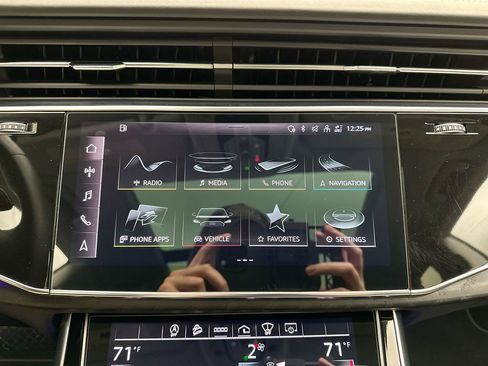 Used 2022 Audi Q8 Prestige w/ Prestige Package image 14