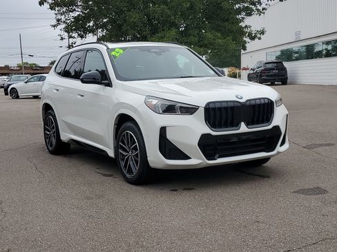 Used 2023 BMW X1 xDrive28i w/ M Sport Package AWD/4WD image 7
