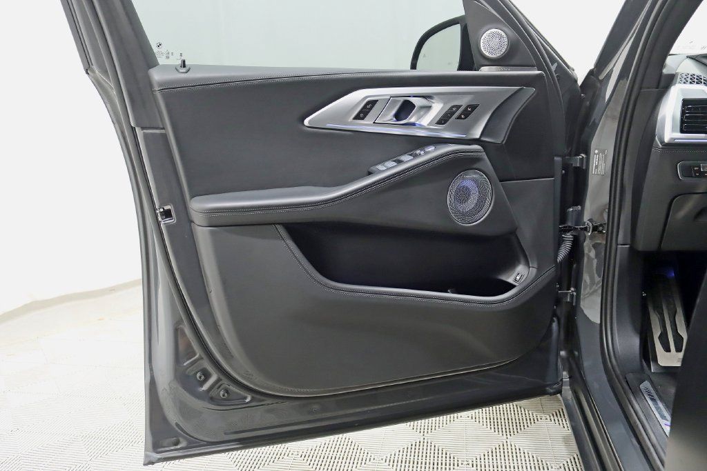 Used 2023 BMW XM AWD/4WD image 36