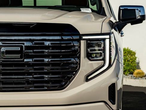 Used 2026 GMC Sierra 1500 Denali Ultimate AWD/4WD image 11