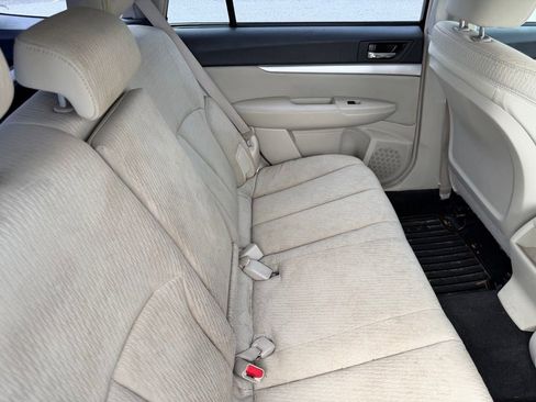 Used 2011 Subaru Outback 2.5i AWD/4WD image 17