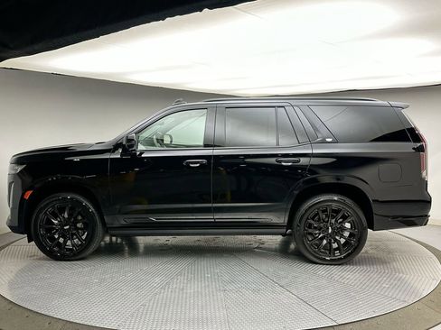 Used 2024 Cadillac Escalade Sport Platinum w/ LPO, ONYX Package image 10