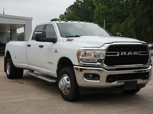 Used 2024 RAM 3500 Big Horn AWD/4WD image 2