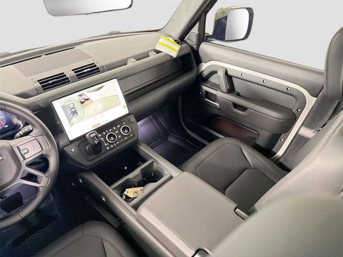 New 2026 Land Rover Defender 110 X-Dynamic SE AWD/4WD image 24